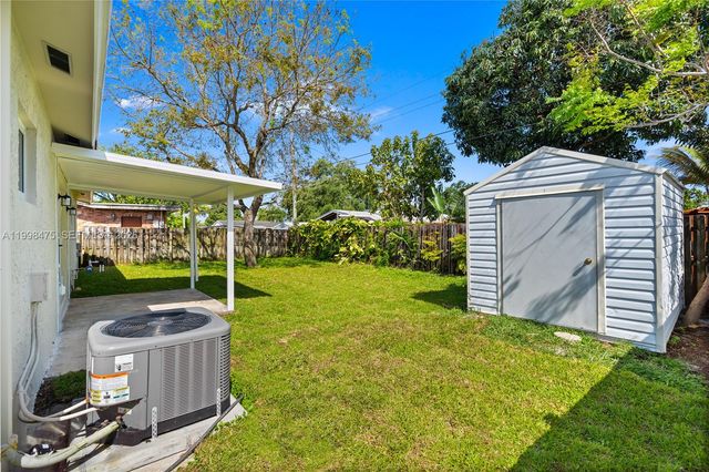 6881 Harding St, Hollywood, FL 33024