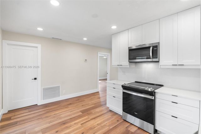 6881 Harding St, Hollywood, FL 33024