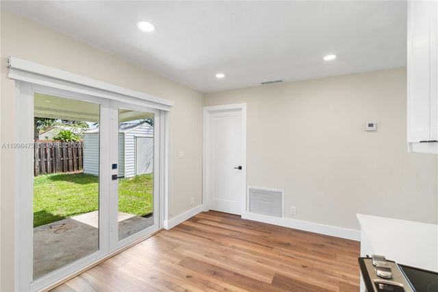 6881 Harding St, Hollywood, FL 33024