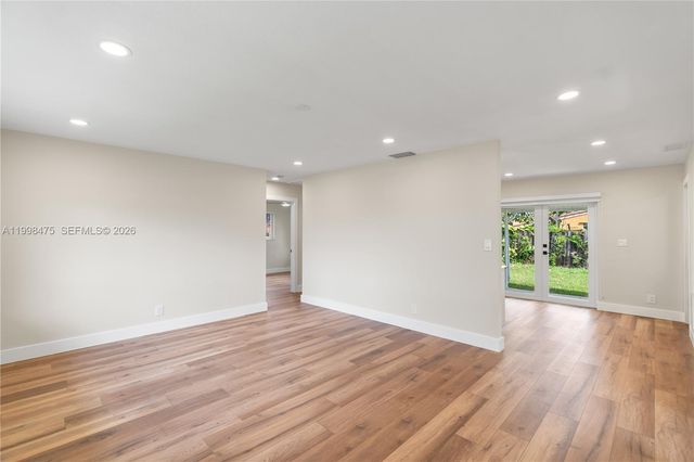 6881 Harding St, Hollywood, FL 33024