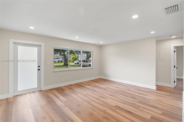 6881 Harding St, Hollywood, FL 33024