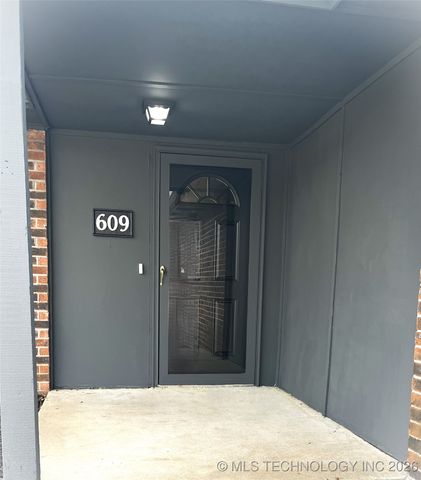 609 Willow Court, Pryor, OK 74361