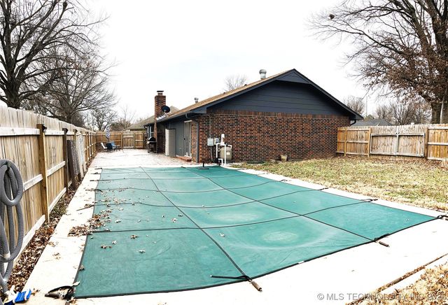 609 Willow Court, Pryor, OK 74361