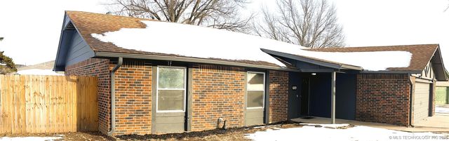 609 Willow Court, Pryor, OK 74361