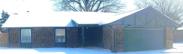 609 Willow Court, Pryor, OK 74361