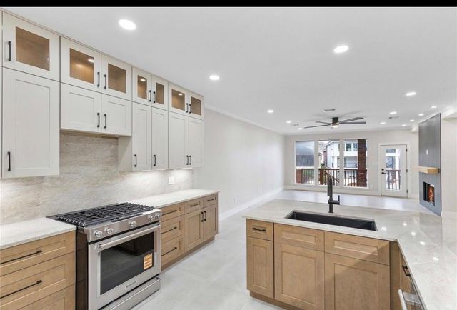 12350 Pebble View Drive, Conroe, TX 77304