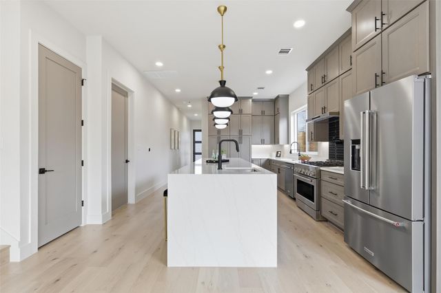 8115 Rockwood LN B, Austin, TX 78757