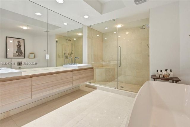 17301 Biscayne Blvd 605, North Miami Beach, FL 33160