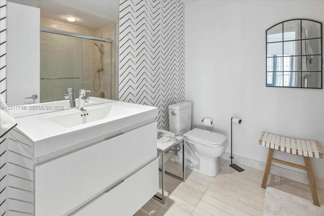17301 Biscayne Blvd 605, North Miami Beach, FL 33160