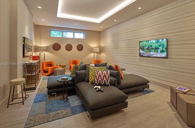 17301 Biscayne Blvd 605, North Miami Beach, FL 33160