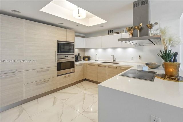17301 Biscayne Blvd 605, North Miami Beach, FL 33160