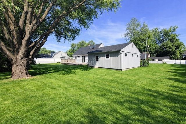 69 Lealand Avenue, Agawam, MA 01001