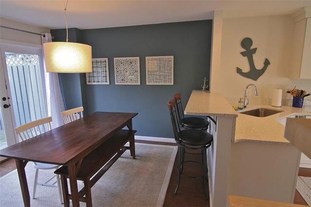 70 Houston Avenue 70, Newport, RI 02840
