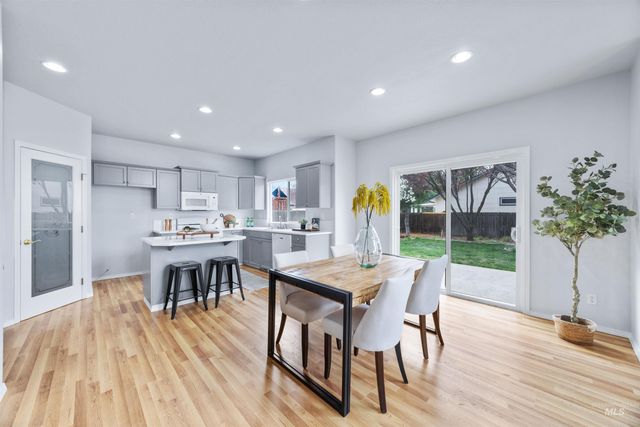 2127 S Whisper Cove Way, Boise, ID 83709