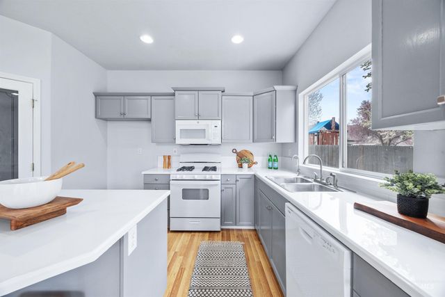 2127 S Whisper Cove Way, Boise, ID 83709