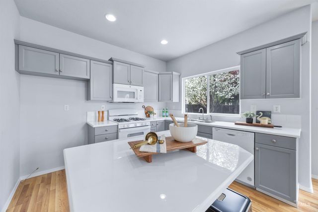 2127 S Whisper Cove Way, Boise, ID 83709