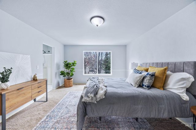 2127 S Whisper Cove Way, Boise, ID 83709