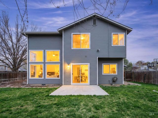 2127 S Whisper Cove Way, Boise, ID 83709