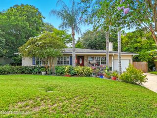 5252 ROLLINS Avenue, Jacksonville, FL 32207