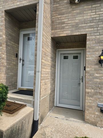 5 S Cliffside Drive 5, Willow Springs, IL 60480