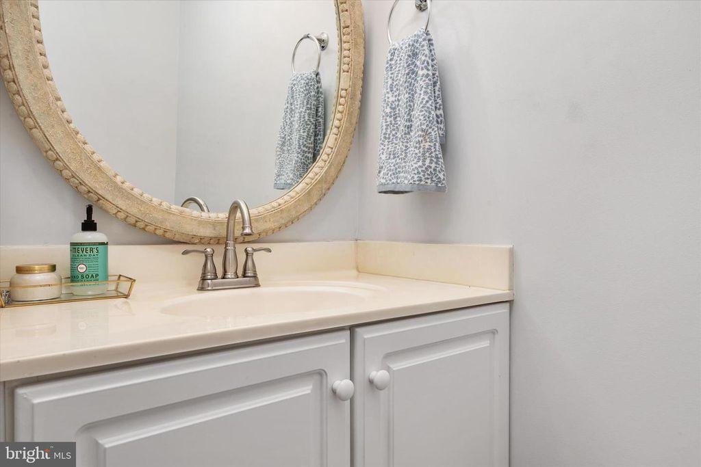 Image 10 of property listing at 2023 PURITAN TER, Annapolis, MD 21401