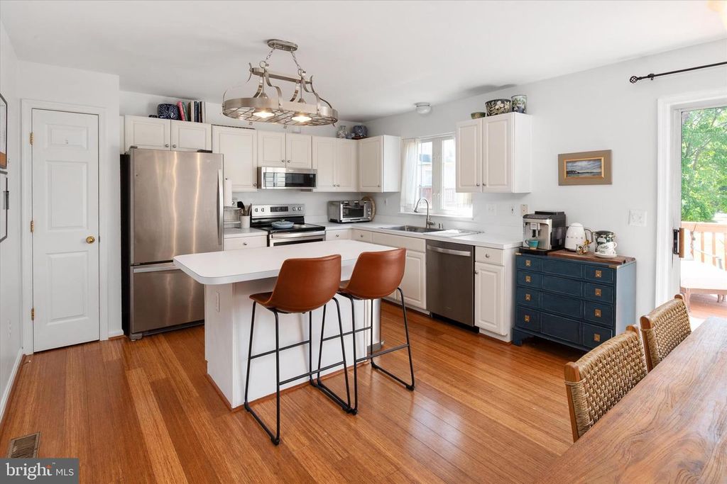 Image 11 of property listing at 2023 PURITAN TER, Annapolis, MD 21401