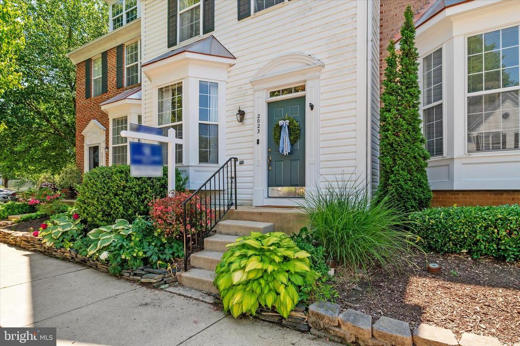 Image 2 of property listing at 2023 PURITAN TER, Annapolis, MD 21401
