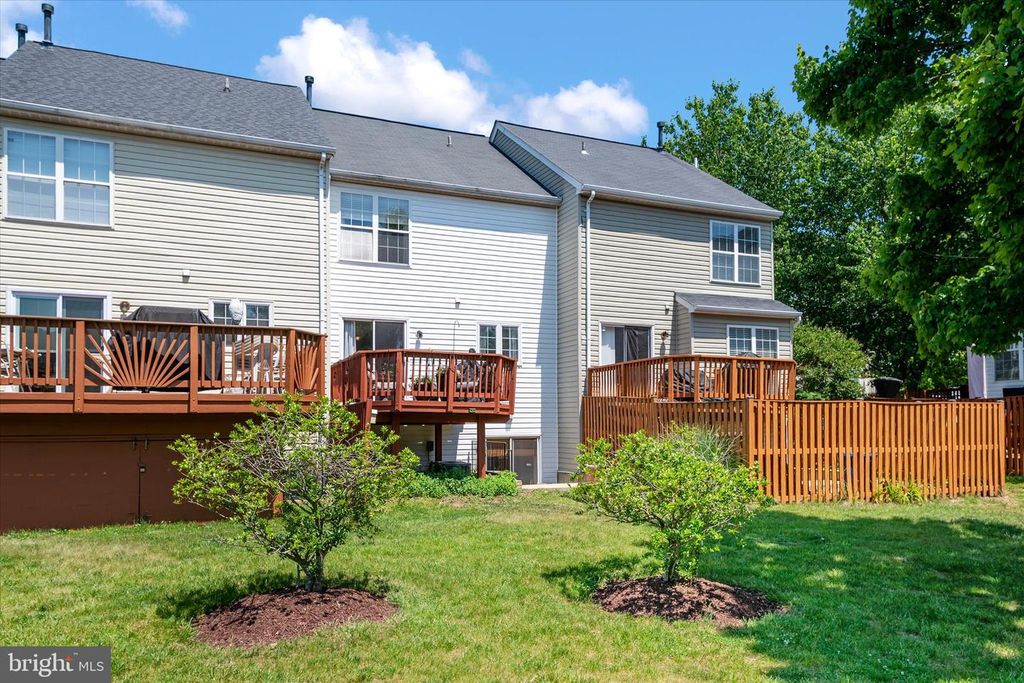 Image 32 of property listing at 2023 PURITAN TER, Annapolis, MD 21401
