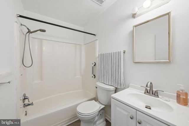 14455 TURIN LN, Centreville, VA 20121