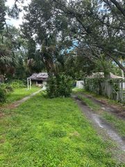 802 34TH AVENUE S, St Petersburg, FL 33705