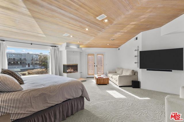 4611 Roma Court, Marina Del Rey, CA 90292