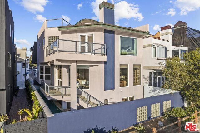 4611 Roma Court, Marina Del Rey, CA 90292