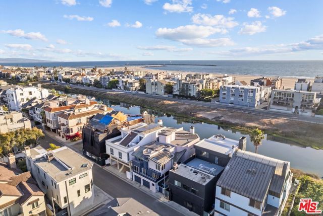 4611 Roma Court, Marina Del Rey, CA 90292