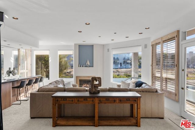 4611 Roma Court, Marina Del Rey, CA 90292