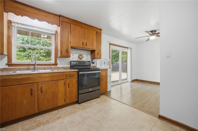 13 Richland DR, Newport News, VA 23608