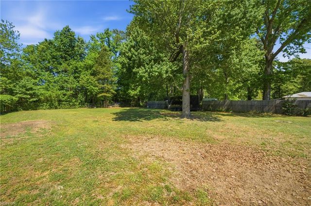 13 Richland DR, Newport News, VA 23608
