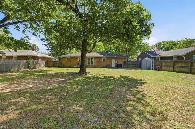 13 Richland DR, Newport News, VA 23608