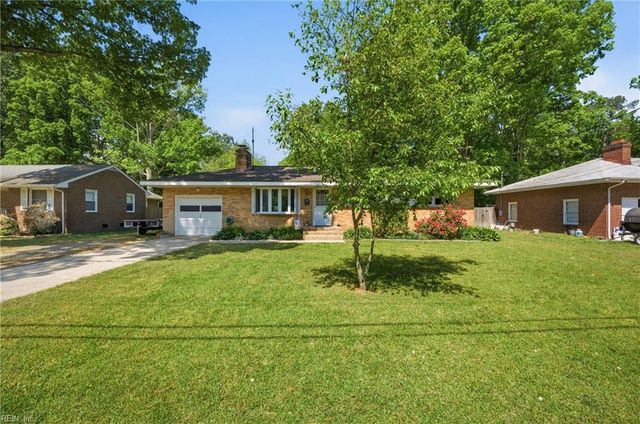 13 Richland DR, Newport News, VA 23608