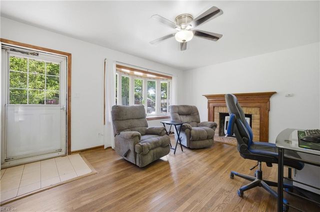 13 Richland DR, Newport News, VA 23608