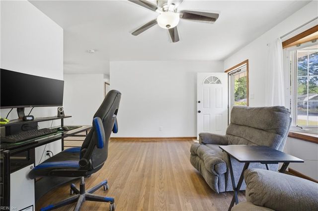 13 Richland DR, Newport News, VA 23608