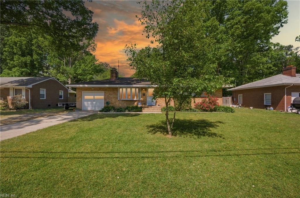 13 Richland DR, Newport News, VA 23608