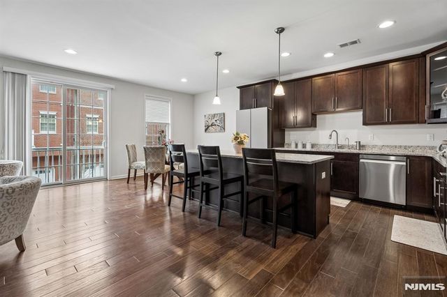 54 Carillon Circle, Livingston, NJ 07039