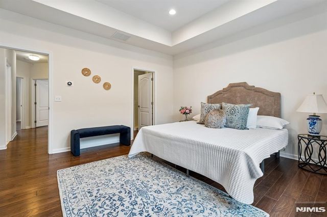 54 Carillon Circle, Livingston, NJ 07039