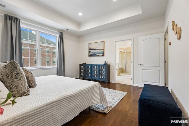 54 Carillon Circle, Livingston, NJ 07039