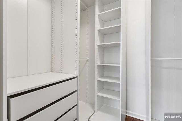 54 Carillon Circle, Livingston, NJ 07039