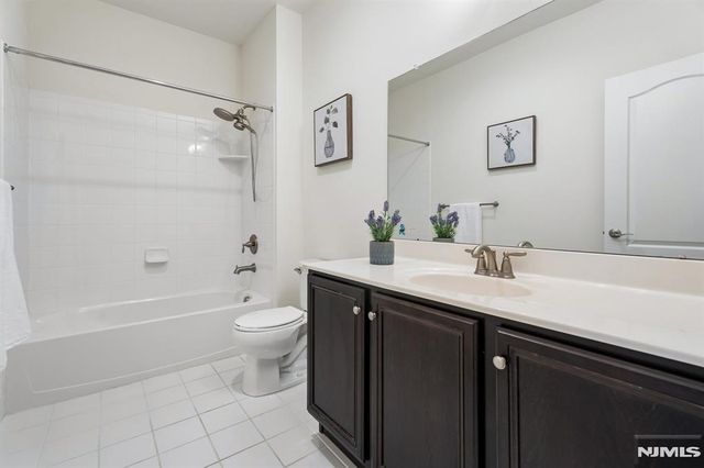 54 Carillon Circle, Livingston, NJ 07039