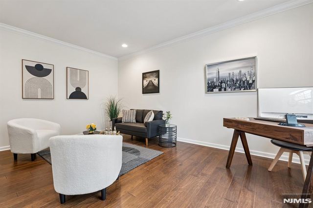 54 Carillon Circle, Livingston, NJ 07039