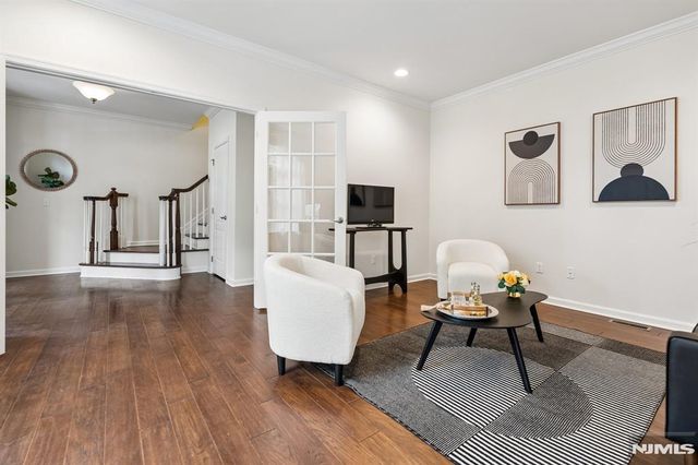 54 Carillon Circle, Livingston, NJ 07039