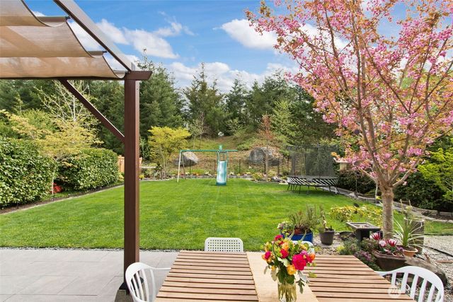 8926 Weiting Avenue SE, Snoqualmie, WA 98065