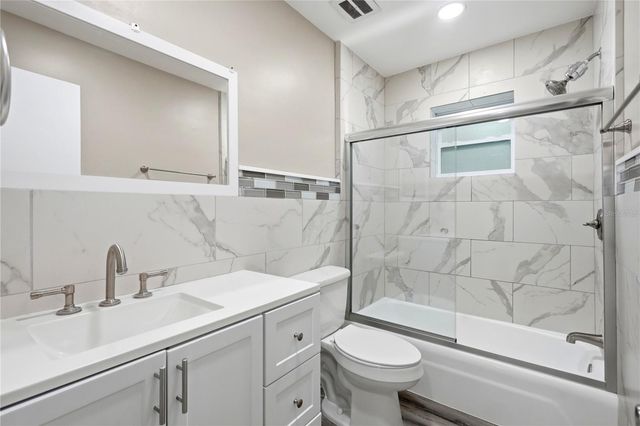 6810 LIVINGSTON AVENUE N, St Petersburg, FL 33702